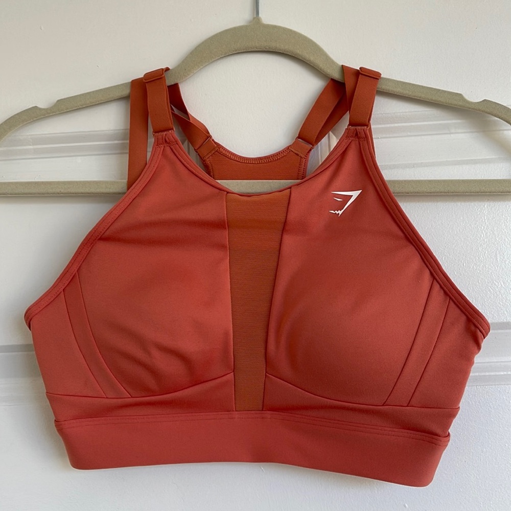BRAND NEW GYMSHARK SPORTSBRA   XS. NEVER WORN.